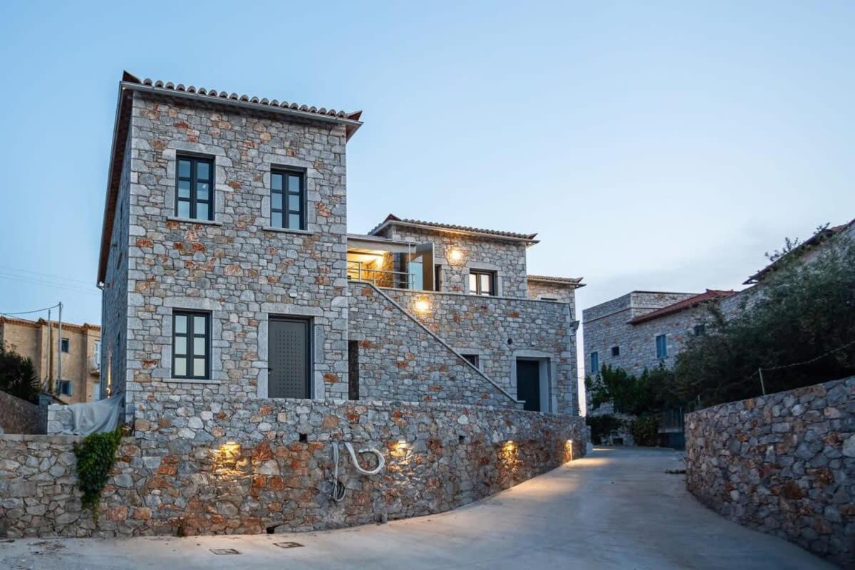 Mani Stone Built Home A Breath Away To The Sea Stoúpa Dış mekan fotoğraf
