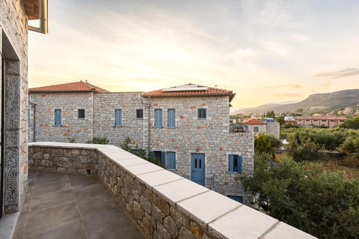Mani Stone Built Home A Breath Away To The Sea Stoúpa Dış mekan fotoğraf